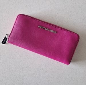 Michael Kors Hot Pink Large Jet Set Travel Continental Wallet pink fuchsia